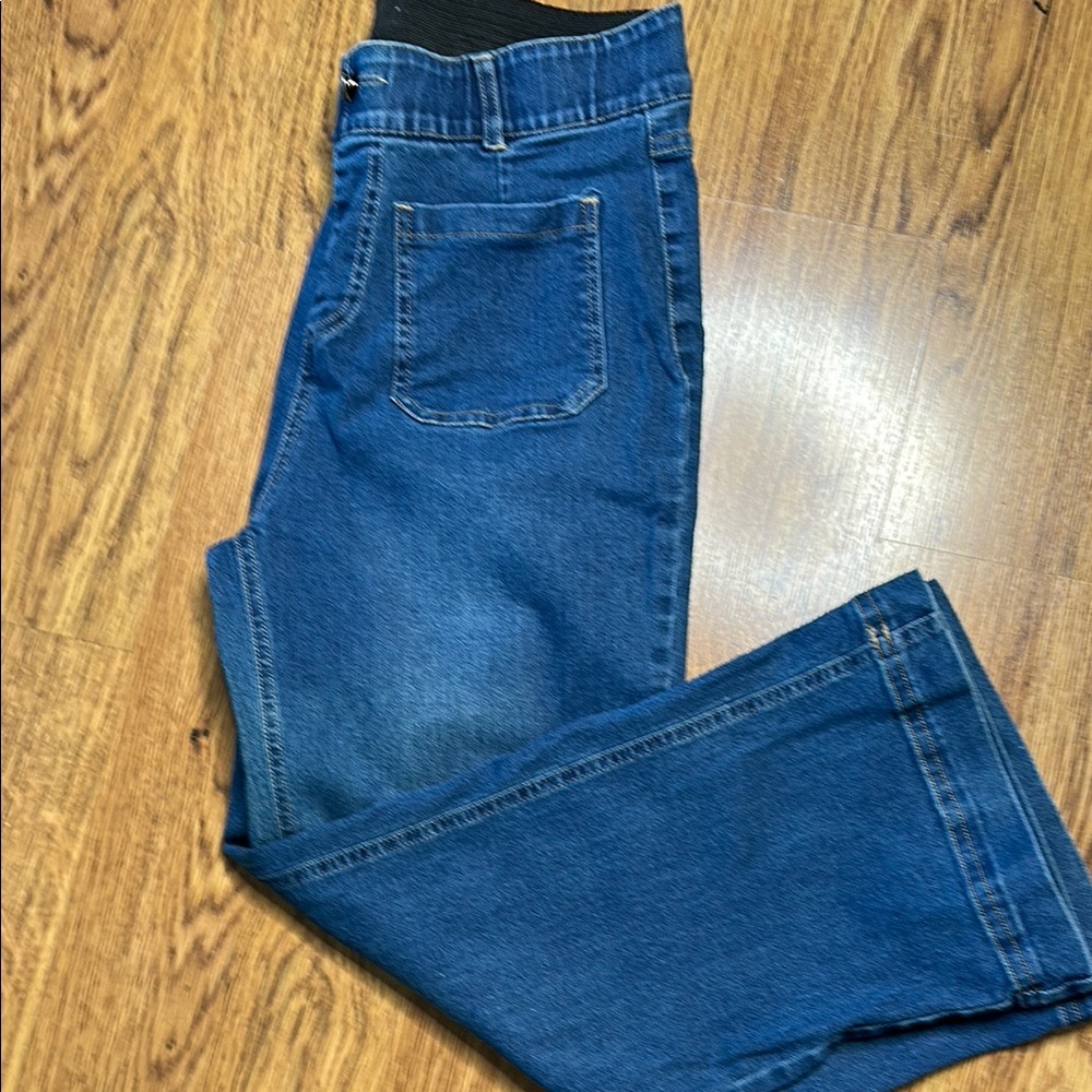 Women's elastic waist front and bottom pocket jeans